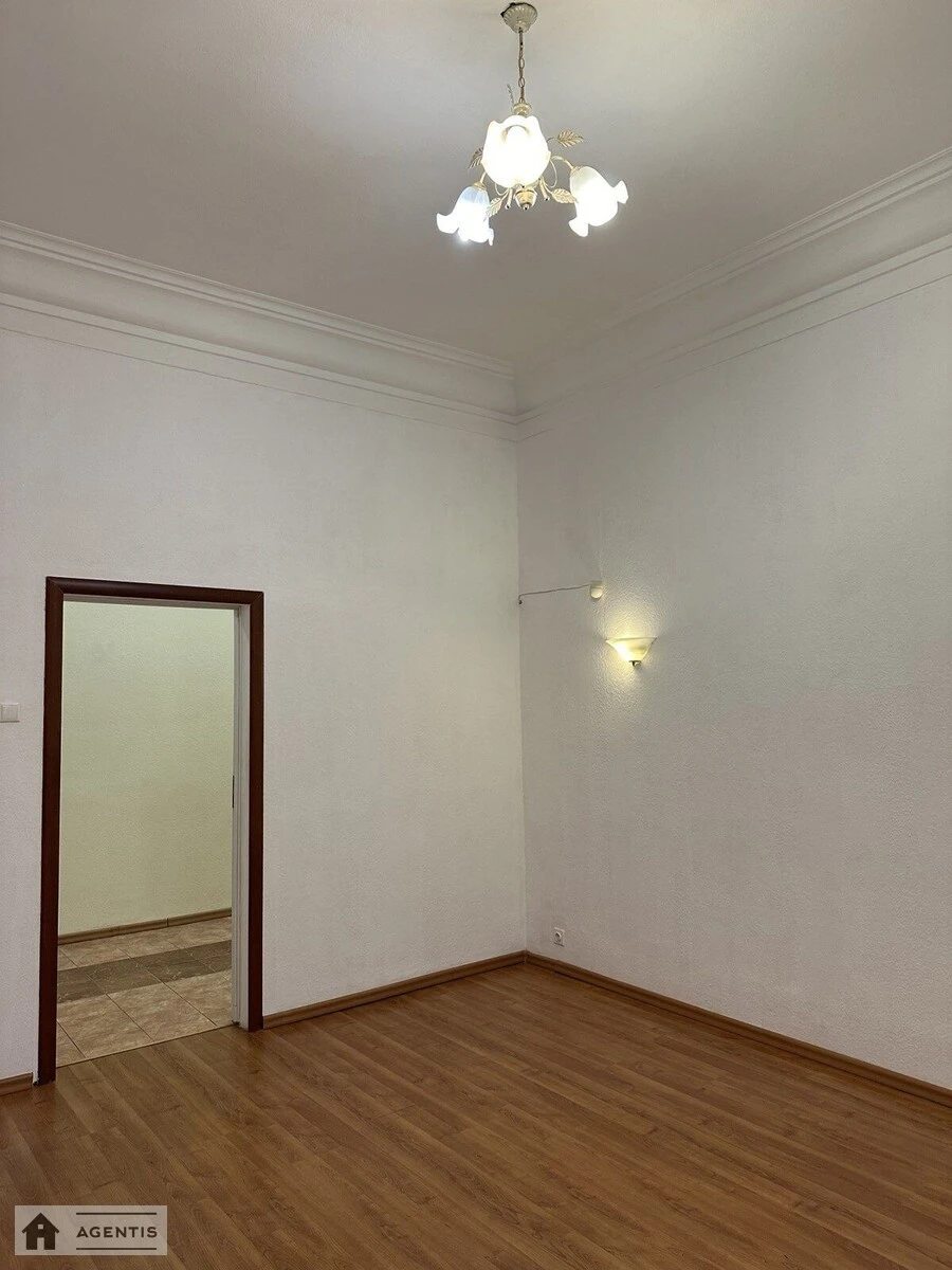 Apartment for rent. 3 rooms, 98 m², 4th floor/6 floors. 5, Bessarabska 5, Kyiv. 