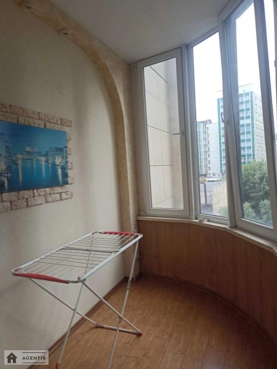 Apartment for rent. 2 rooms, 55 m², 5th floor/25 floors. Vasylya Tyutyunnyka vul. Anri Barbyusa, Kyiv. 