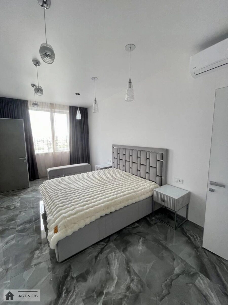 Apartment for rent. 3 rooms, 100 m², 12 floor/30 floors. 14, Andriya Verkhohlyada vul. Mykhayla Drahomirova, Kyiv. 