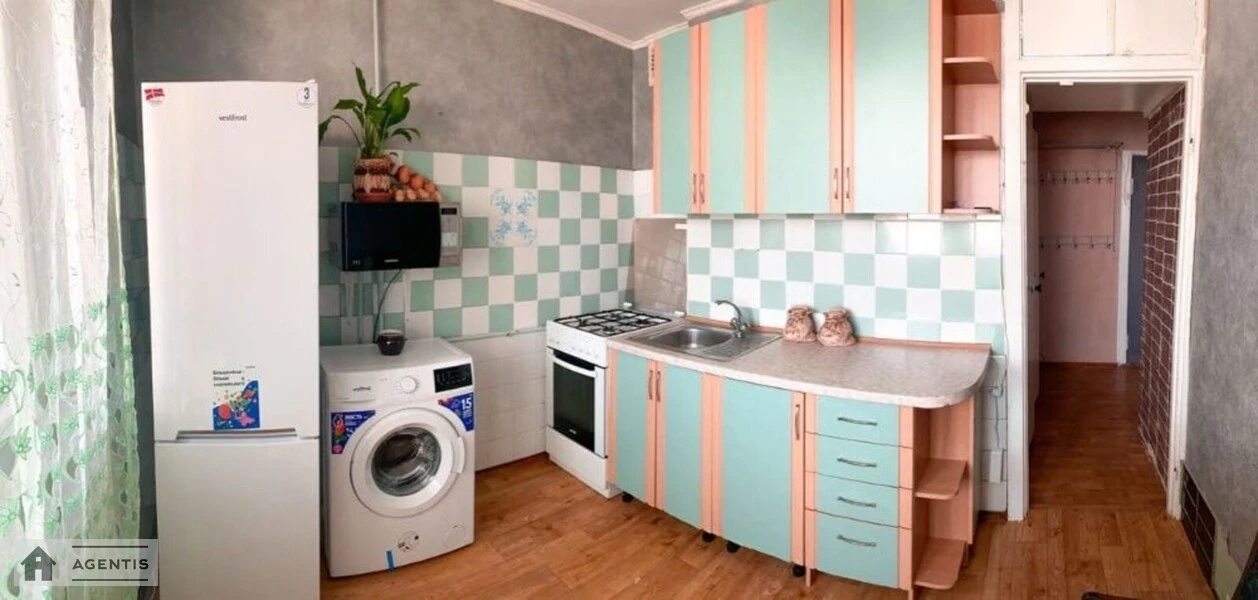 Apartment for rent. 2 rooms, 45 m², 15 floor/16 floors. 17, Milutenka 17, Kyiv. 