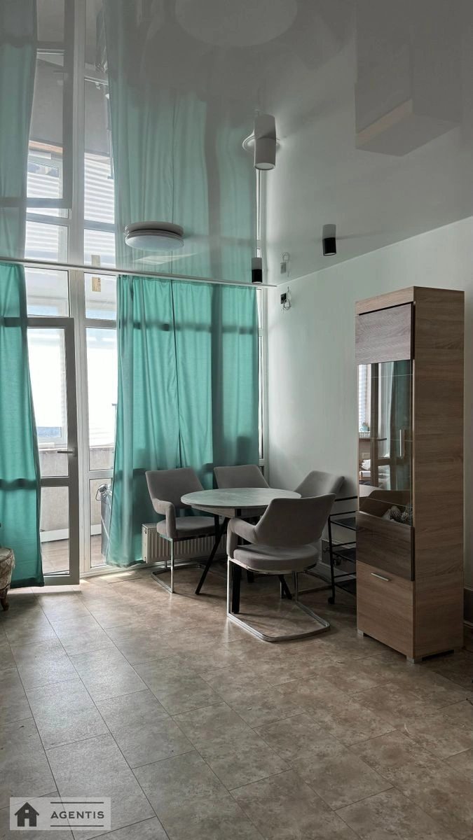 Apartment for rent. 3 rooms, 69 m², 2nd floor/15 floors. 6, Yevhena Sverstyuka vul. Maryny Raskovoyi, Kyiv. 