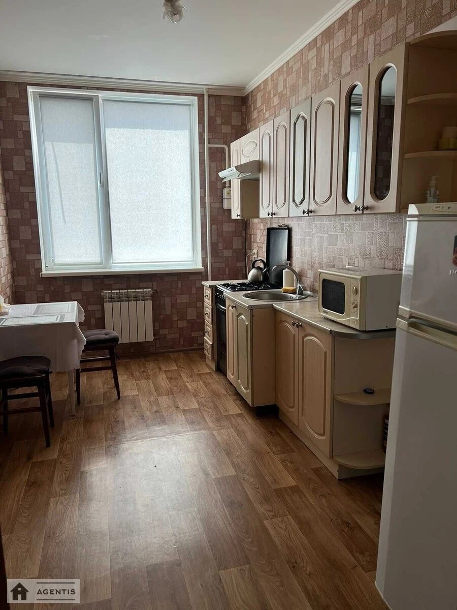 Apartment for rent. 1 room, 43 m², 10th floor/8 floors. 21, Lesi Ukrayinky 21, Kyiv. 