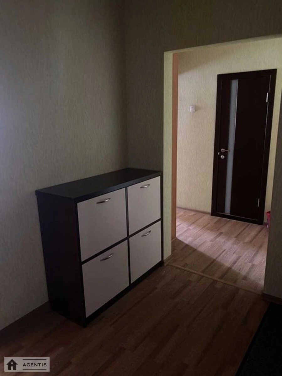 Сдам квартиру. 3 rooms, 71 m², 14 floor/16 floors. 37, Червоної калини пр., Киев. 