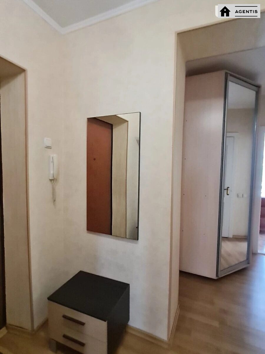 Здам квартиру. 1 room, 42 m², 5th floor/5 floors. 15, Назарівська вул. (Бориса Вєтрова), Київ. 