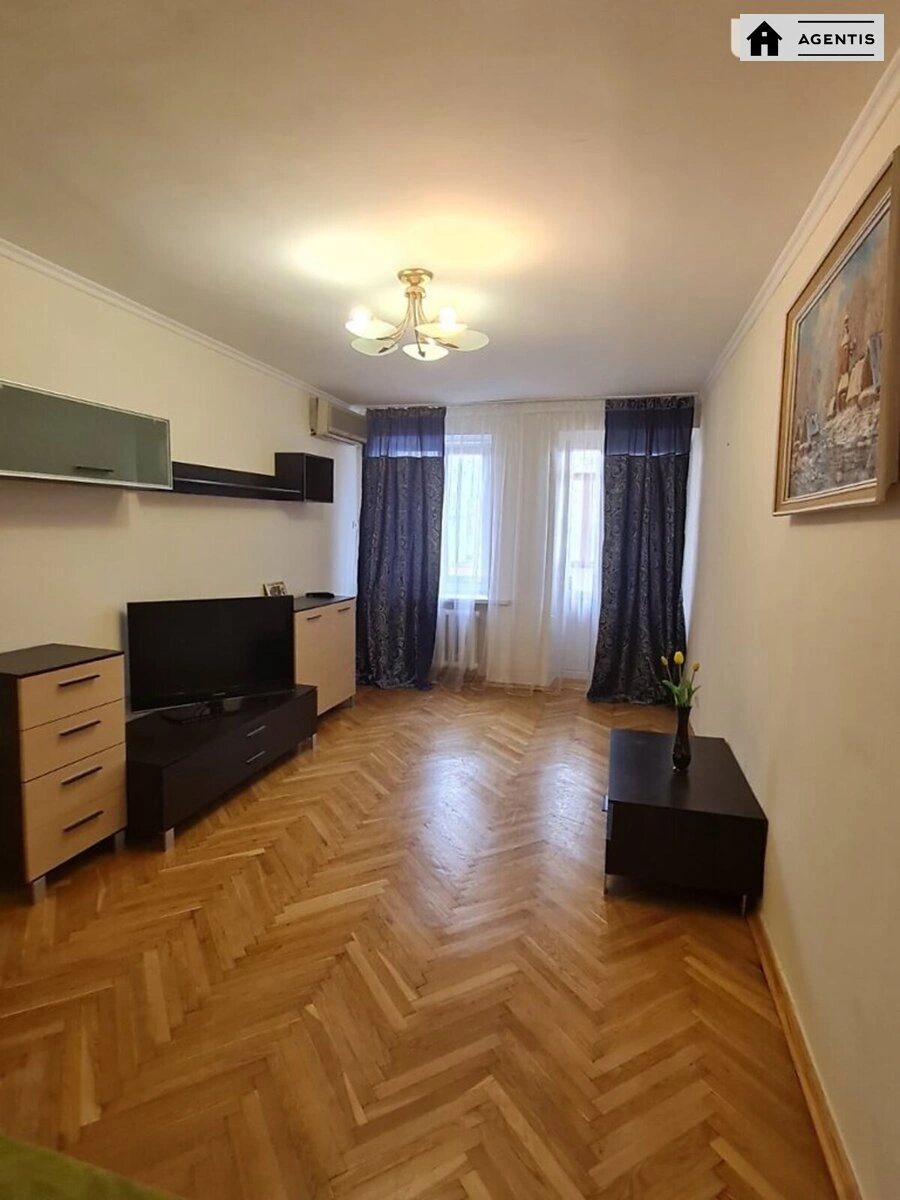 Apartment for rent. 1 room, 42 m², 5th floor/5 floors. 15, Nazarivska vul. Borysa Vyetrova, Kyiv. 