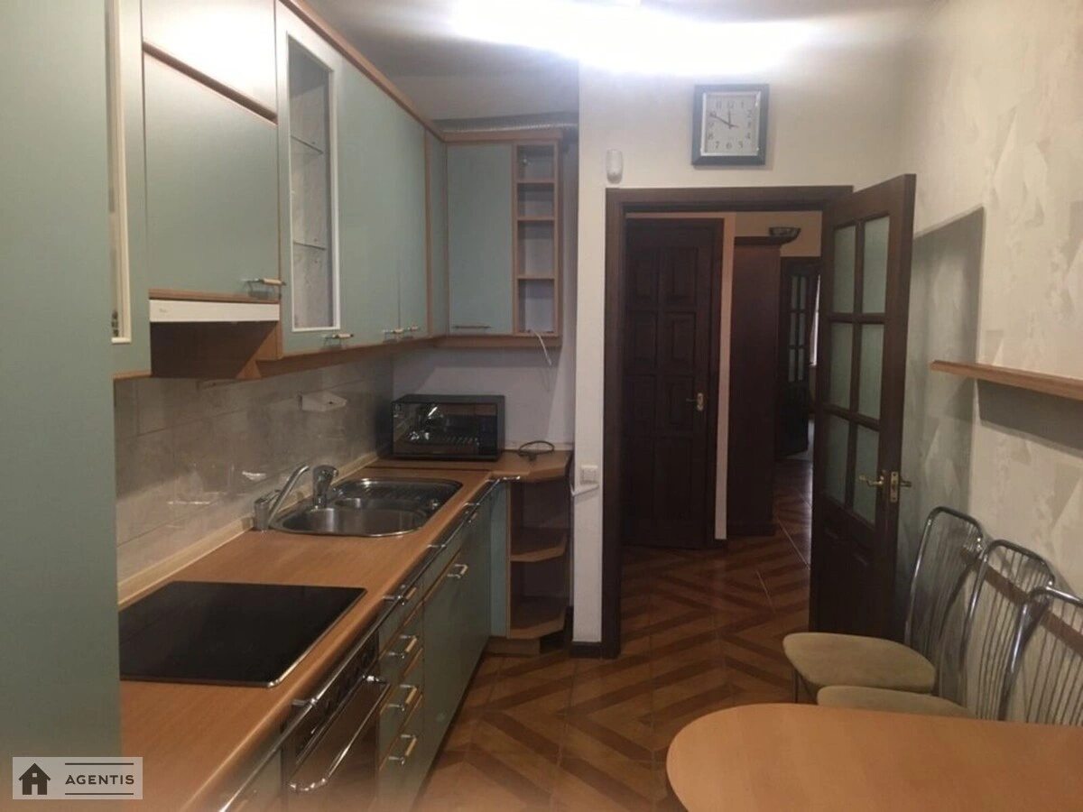 Apartment for rent. 3 rooms, 80 m², 3rd floor/12 floors. 4, Petra Bolbochana vul. Komandarma Kamenyeva, Kyiv. 