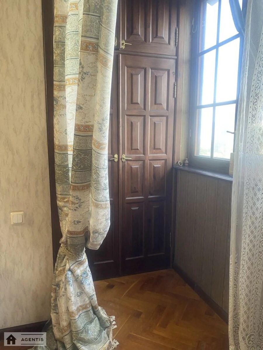 Apartment for rent. 3 rooms, 80 m², 3rd floor/12 floors. 4, Petra Bolbochana vul. Komandarma Kamenyeva, Kyiv. 