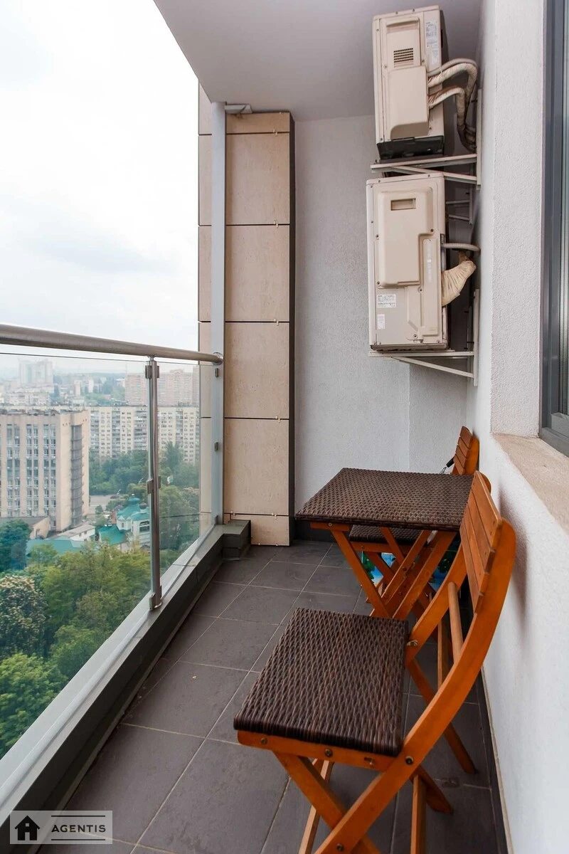 Apartment for rent. 3 rooms, 126 m², 18 floor/25 floors. 60, Golosiyivskiy 60, Kyiv. 