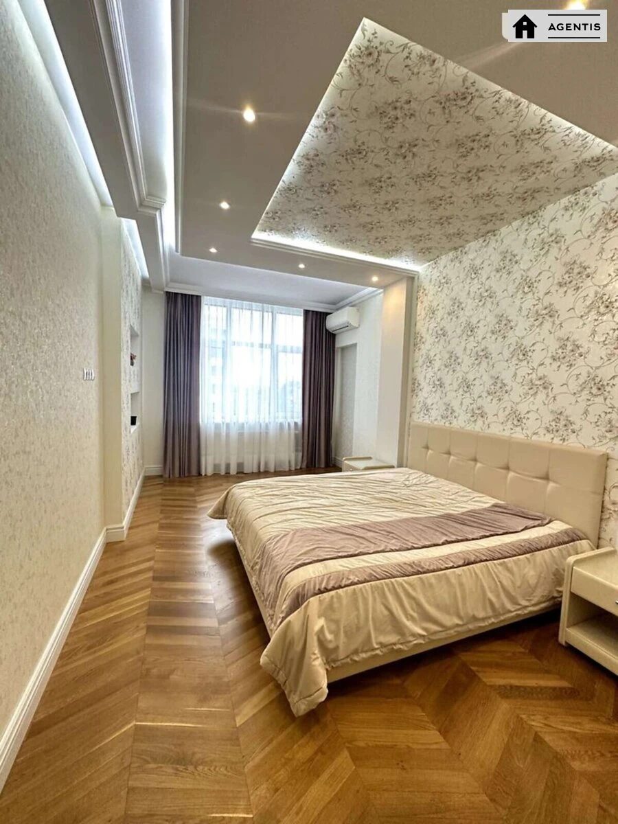Сдам квартиру. 3 rooms, 137 m², 8th floor/23 floors. 32, Глубочицкая 32, Киев. 