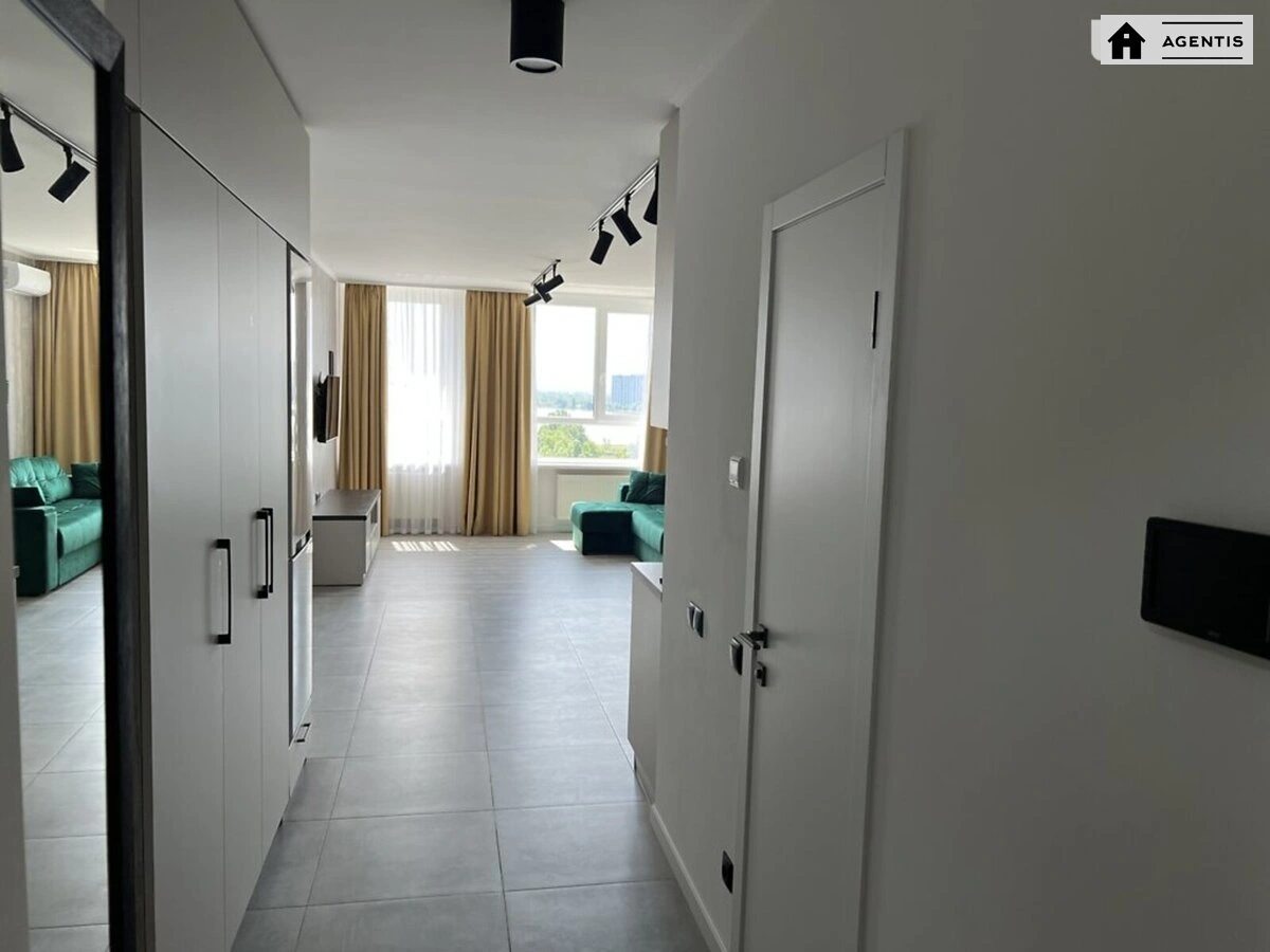 Apartment for rent. 1 room, 38 m², 11 floor/28 floors. 17, Mykoly Bazhana prosp., Kyiv. 