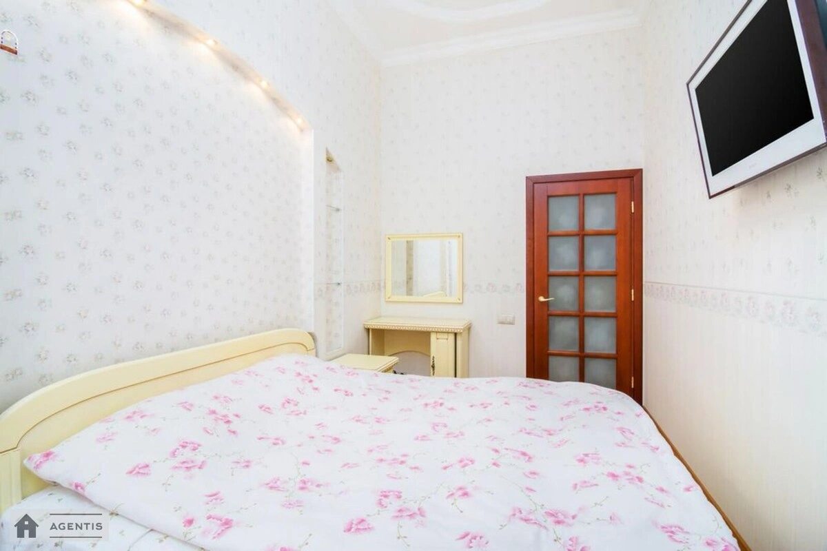 Apartment for rent. 2 rooms, 68 m², 4th floor/4 floors. 43, Saksaganskogo 43, Kyiv. 