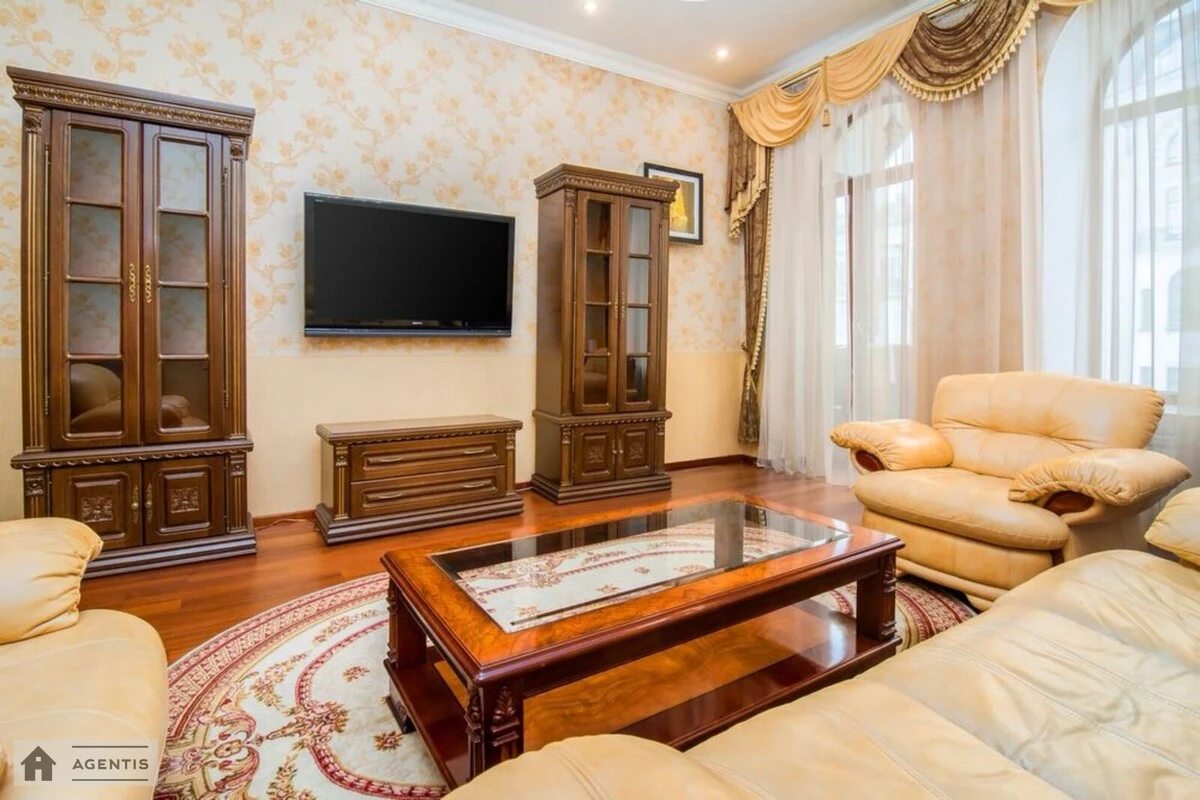 Apartment for rent. 2 rooms, 68 m², 4th floor/4 floors. 43, Saksaganskogo 43, Kyiv. 