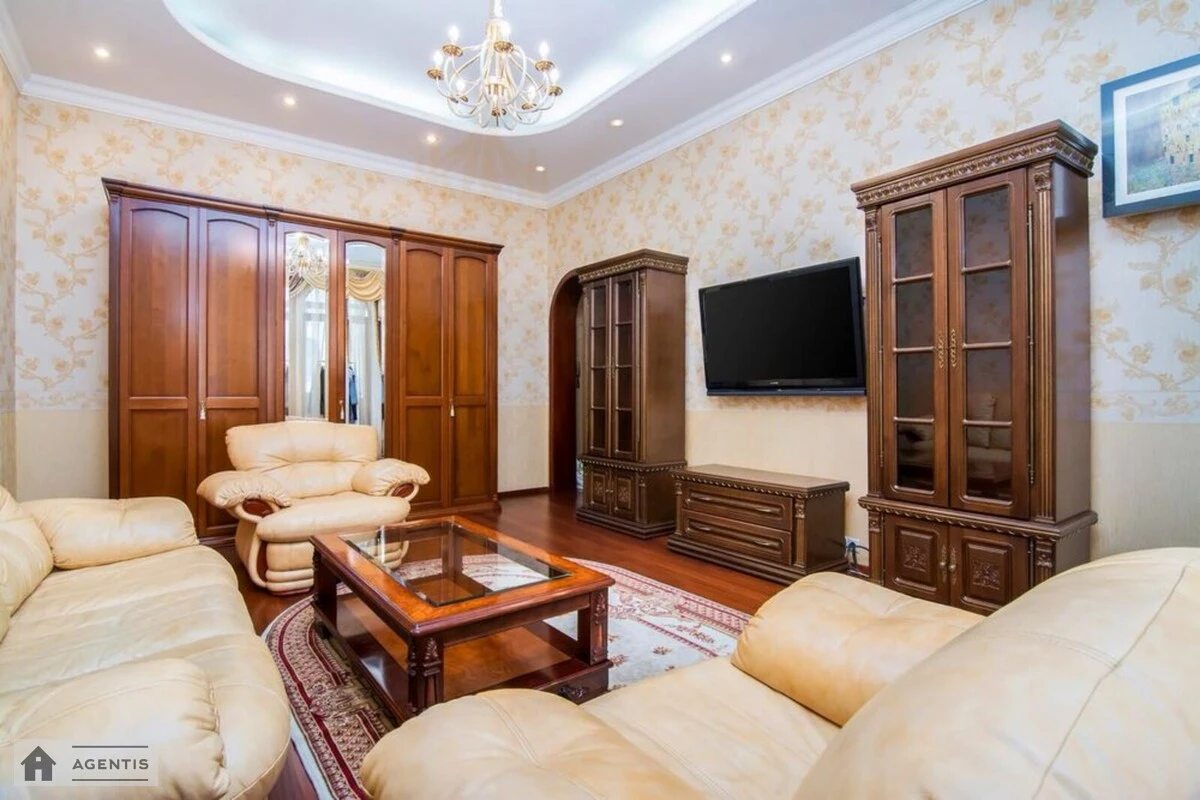 Apartment for rent. 2 rooms, 68 m², 4th floor/4 floors. 43, Saksaganskogo 43, Kyiv. 