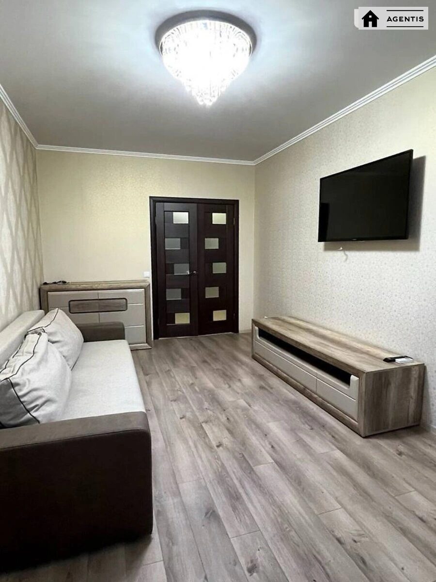 Apartment for rent. 2 rooms, 62 m², 9th floor/24 floors. 3, Feodosiyska 3, Kyiv. 
