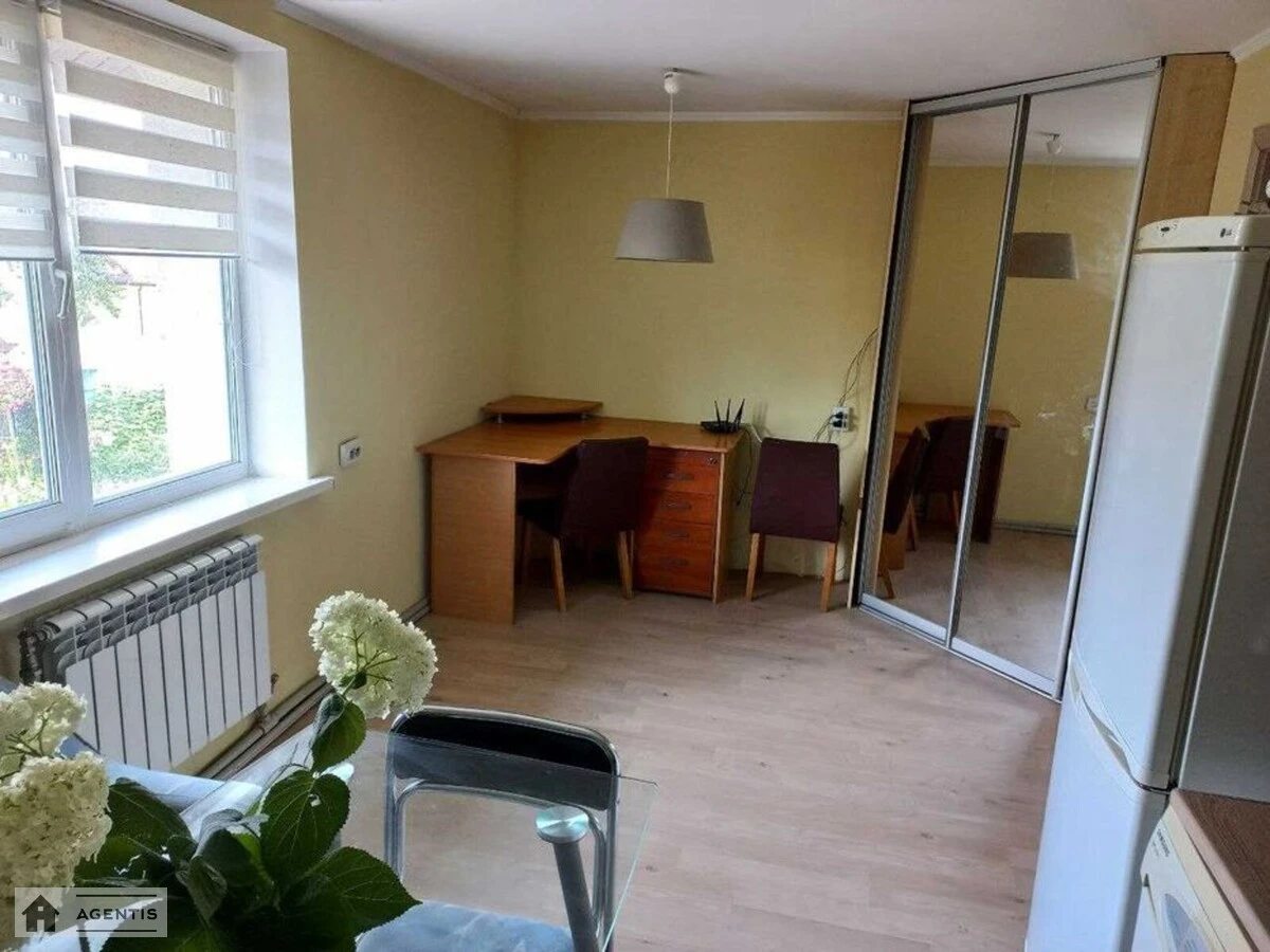 Apartment for rent. 2 rooms, 65 m², 2nd floor/2 floors. Desnyanskyy rayon, Kyiv. 