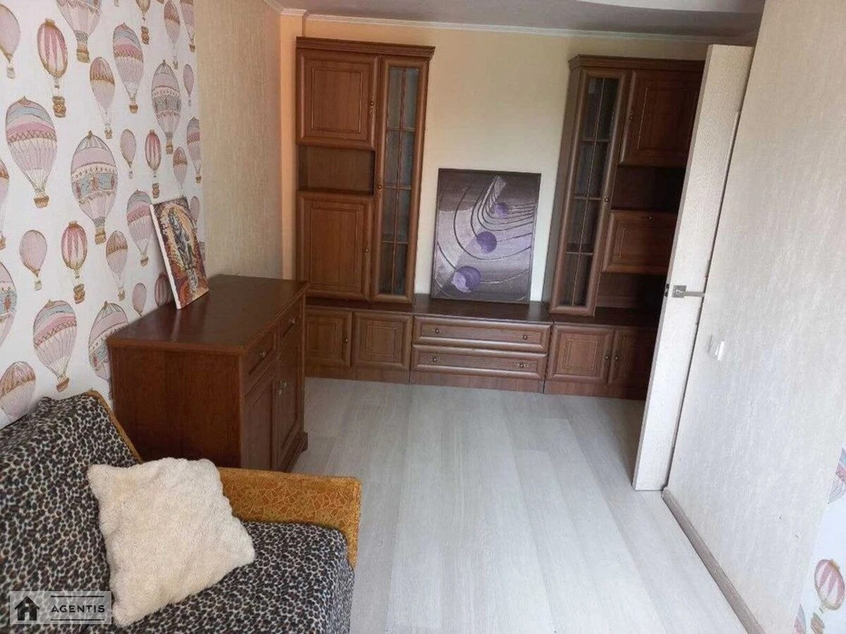 Apartment for rent. 2 rooms, 65 m², 2nd floor/2 floors. Desnyanskyy rayon, Kyiv. 