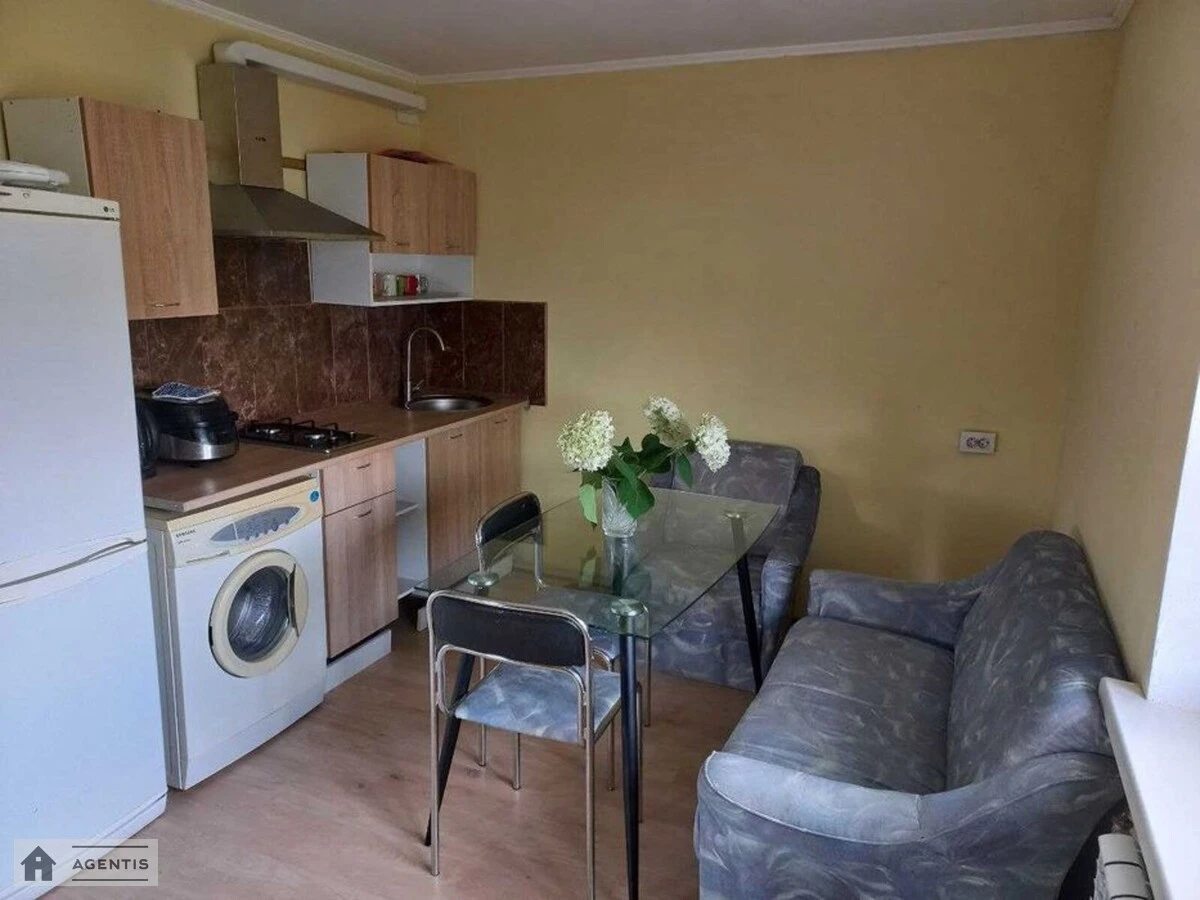 Apartment for rent. 2 rooms, 65 m², 2nd floor/2 floors. Desnyanskyy rayon, Kyiv. 