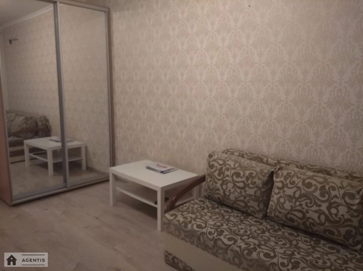 Apartment for rent. 1 room, 45 m², 21 floor/25 floors. 16, Voskresenska 16, Kyiv. 