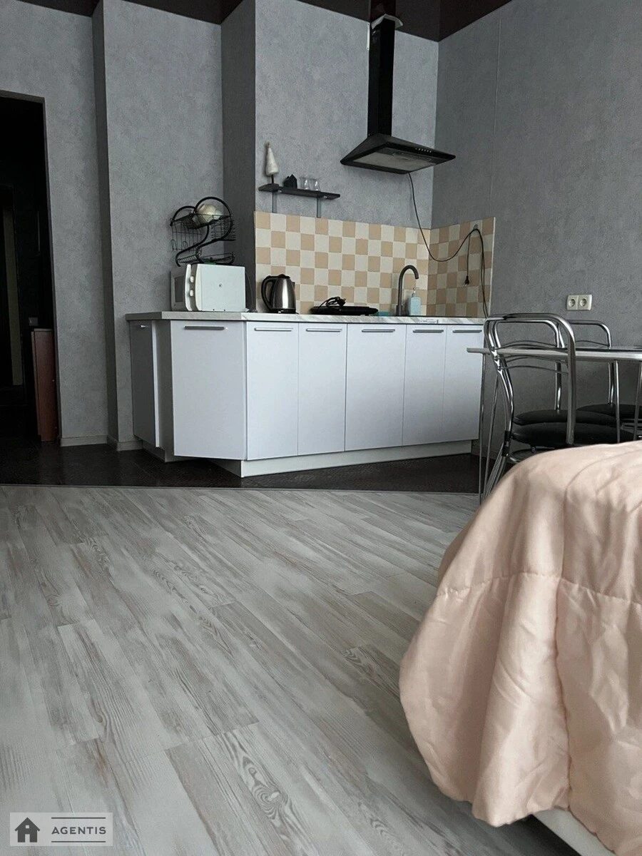 Сдам квартиру. 1 room, 32 m², 6th floor/17 floors. 15, Харьковское 15, Киев. 