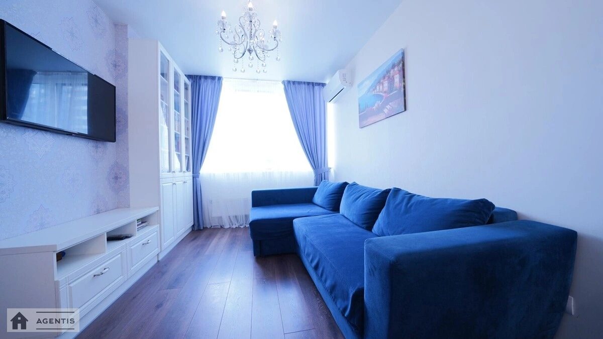 Apartment for rent. 3 rooms, 120 m², 8th floor/14 floors. 7, Lesi Ukrayinky 7, Kyiv. 