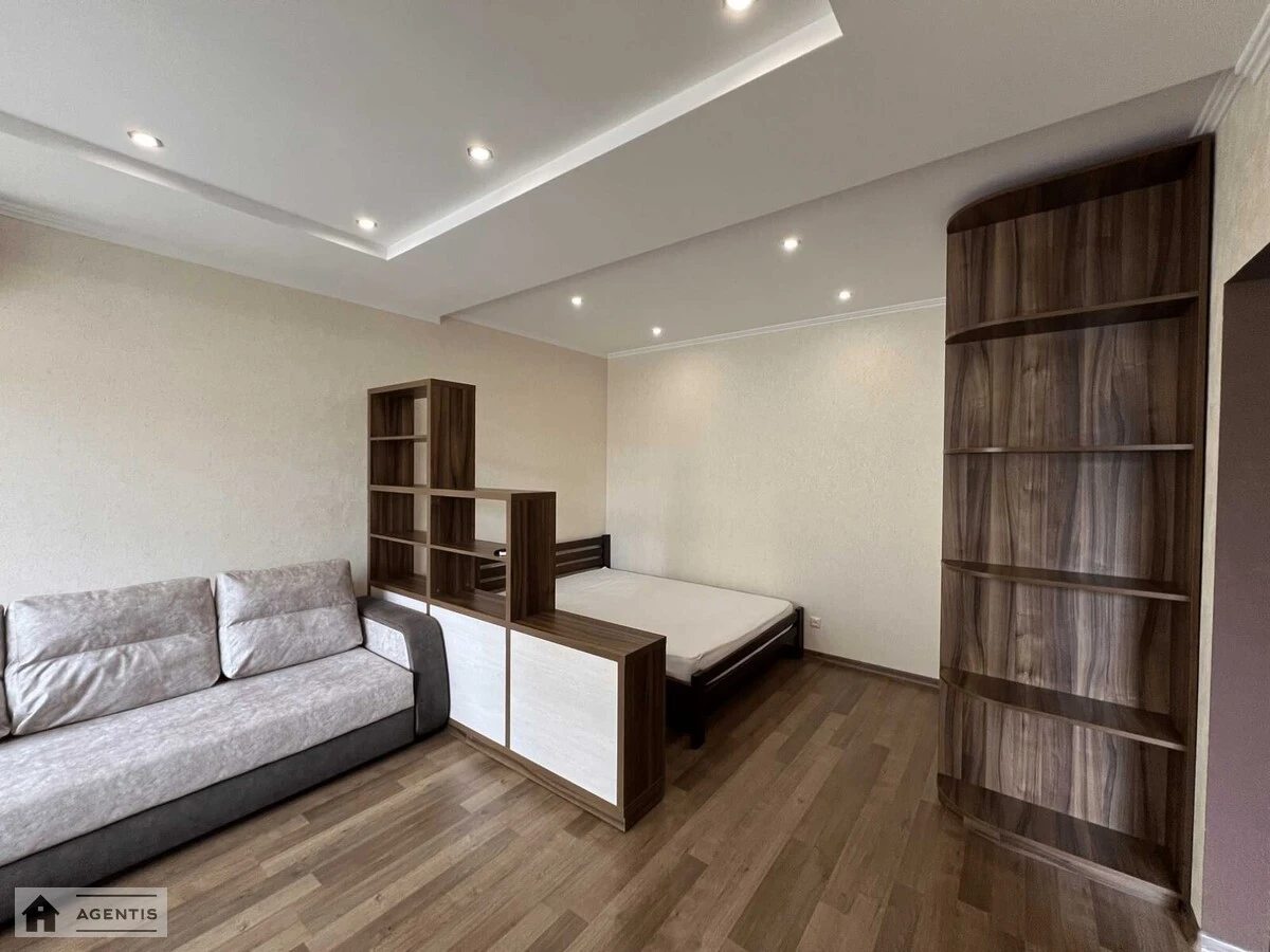 Apartment for rent. 1 room, 45 m², 4th floor/9 floors. 46, Yuliyi Zdanovskoyi vul. Mykhayla Lomonosova, Kyiv. 