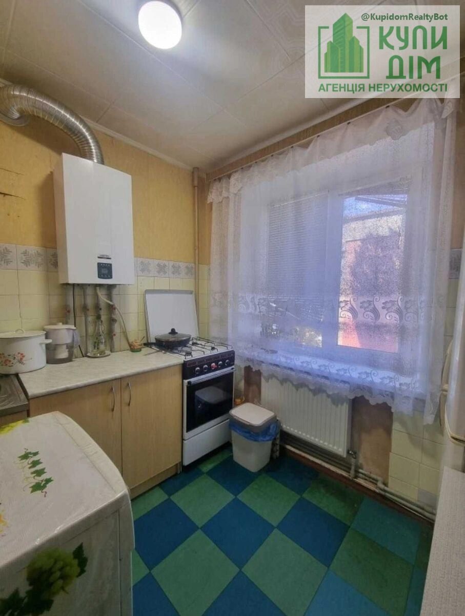 Apartments for sale. 2 rooms, 47 m², 4th floor/5 floors. Vulytsya Heroyiv Ryatuvalnykiv - Volkova , Kropyvnytskyy. 