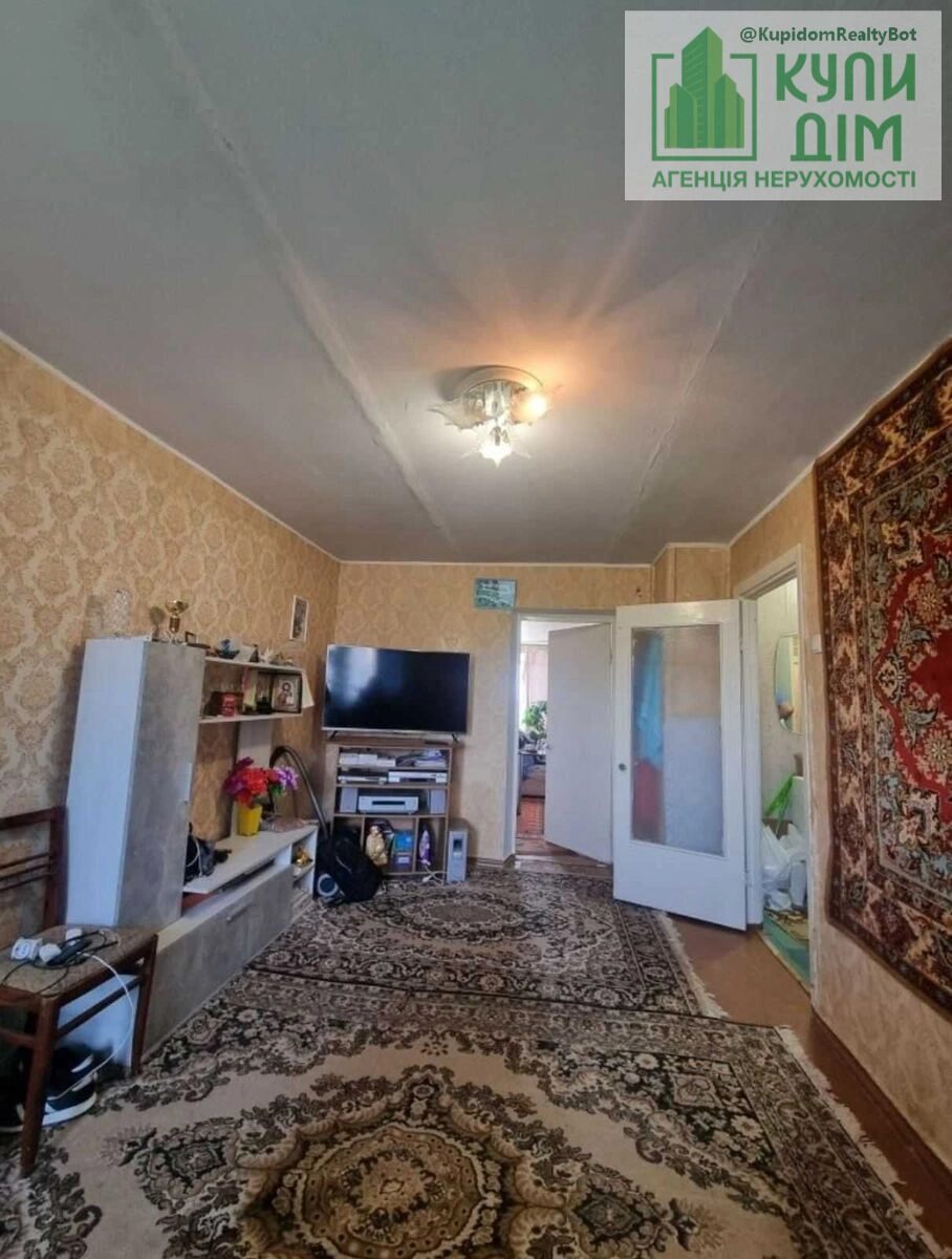 Apartments for sale. 2 rooms, 47 m², 4th floor/5 floors. Vulytsya Heroyiv Ryatuvalnykiv - Volkova , Kropyvnytskyy. 