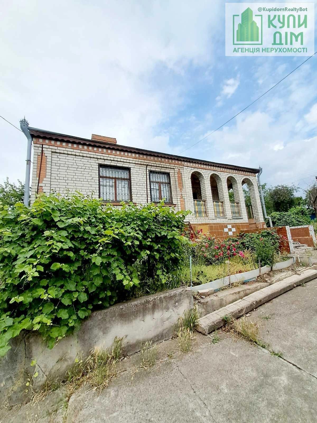 House for sale 200 m², 2 floors. Передмiстя, Kropyvnytskyy. 