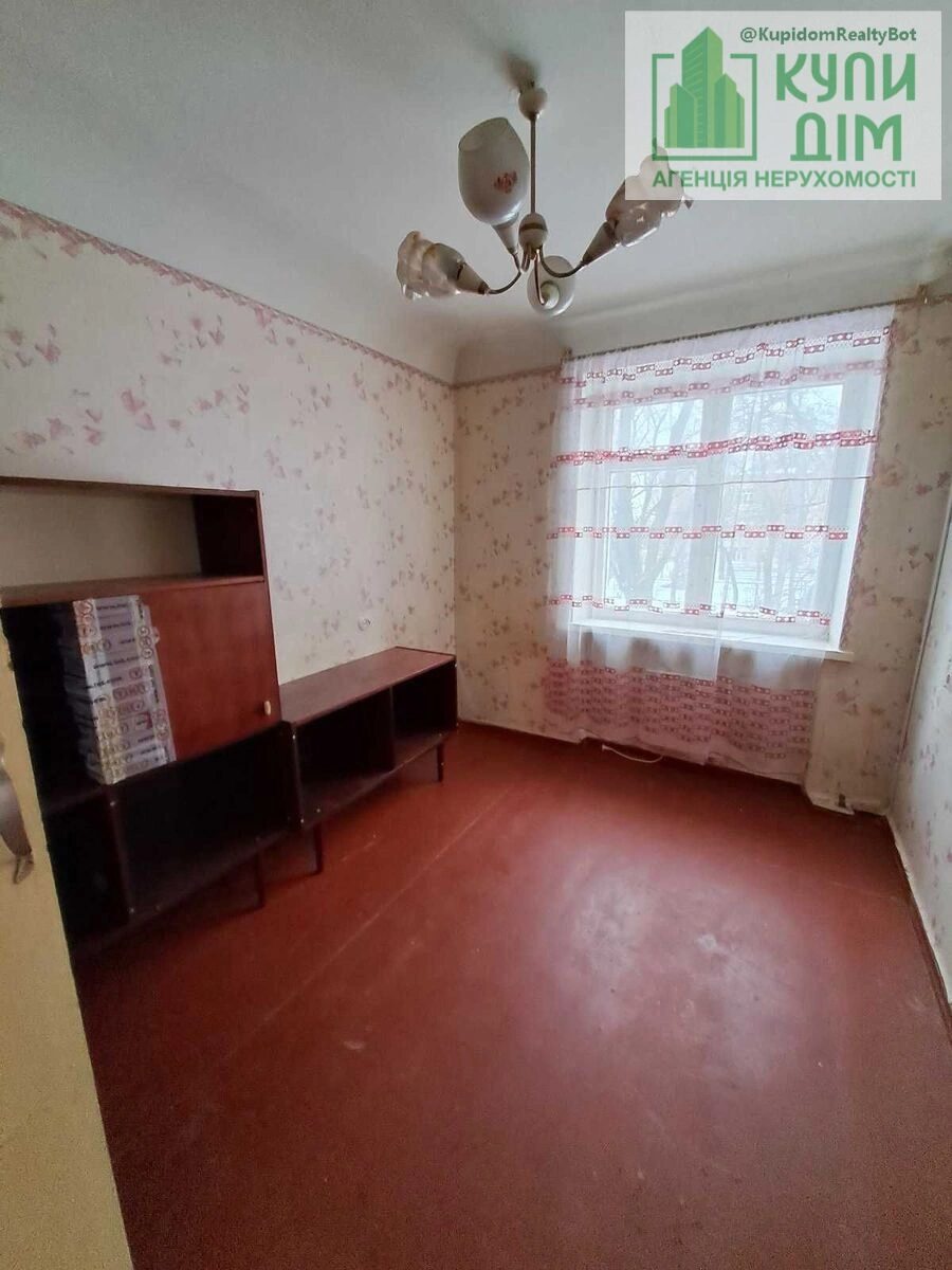 Apartments for sale 4 rooms, 62 m², 2nd fl./5 floors. Levka Matsiyevycha vul. Levanevskoho, Kropyvnytskyy. 