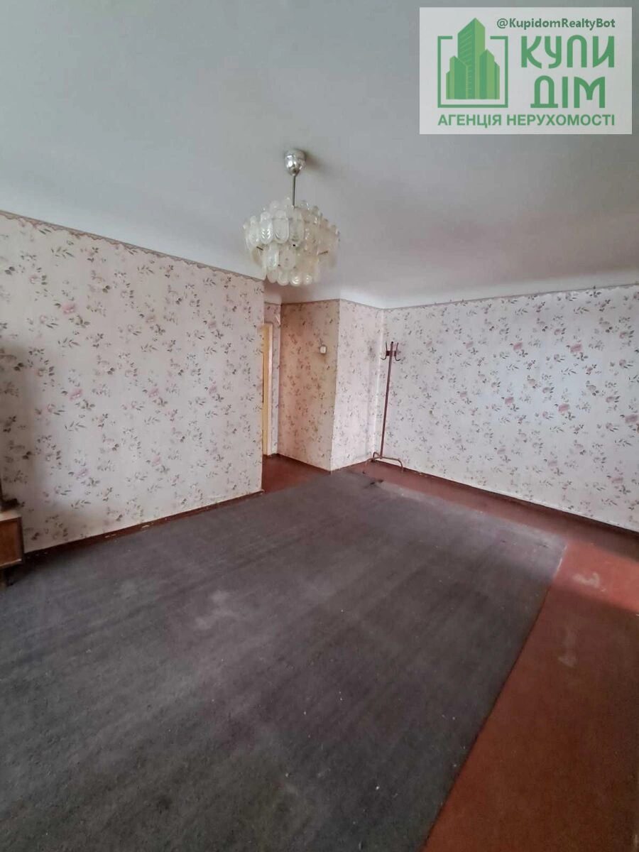 Apartments for sale 4 rooms, 62 m², 2nd fl./5 floors. Levka Matsiyevycha vul. Levanevskoho, Kropyvnytskyy. 