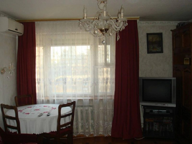 Продаж квартири. 3 rooms, 70 m², 10th floor/12 floors. 112, Антоновича Володимира 112, Київ. 