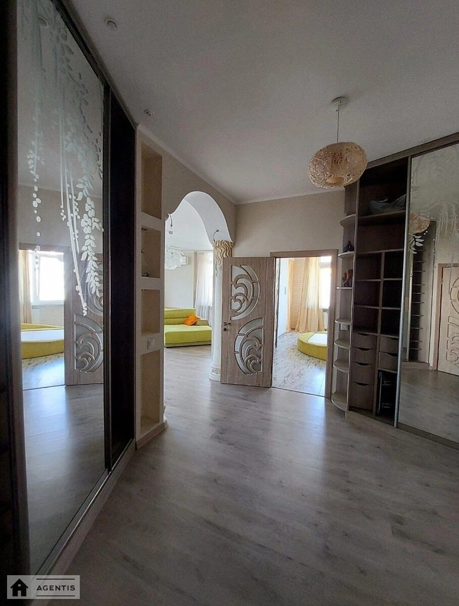 Apartment for rent. 2 rooms, 95 m², 22 floor/25 floors. 2, Henerala Shapovala vul. Mekhanizatoriv, Kyiv. 