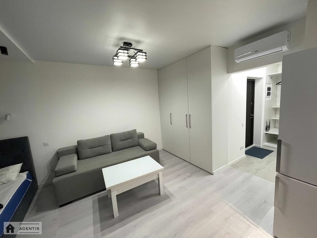 Apartment for rent. 1 room, 39 m², 7th floor/25 floors. 20, Dniprovska embankment 20, Kyiv. 