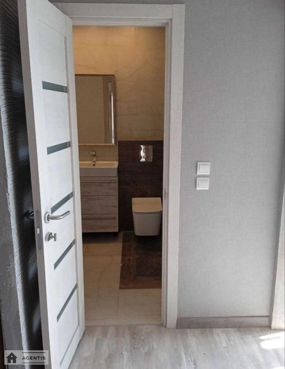 Сдам квартиру. 2 rooms, 55 m², 27 floor/27 floors. Вишняковская 4, Киев. 