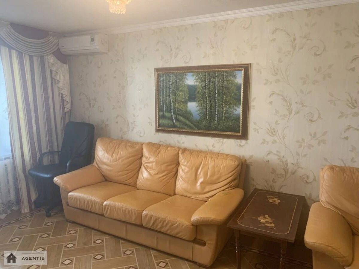 Apartment for rent. 3 rooms, 76 m², 7th floor/18 floors. 16, Azerbaydzhanska 16, Kyiv. 