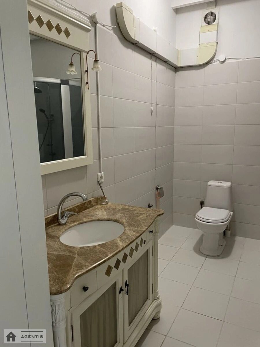 Сдам квартиру. 5 rooms, 200 m², 3rd floor/3 floors. 6, Віденська вул. (Валі Котика), Киев. 