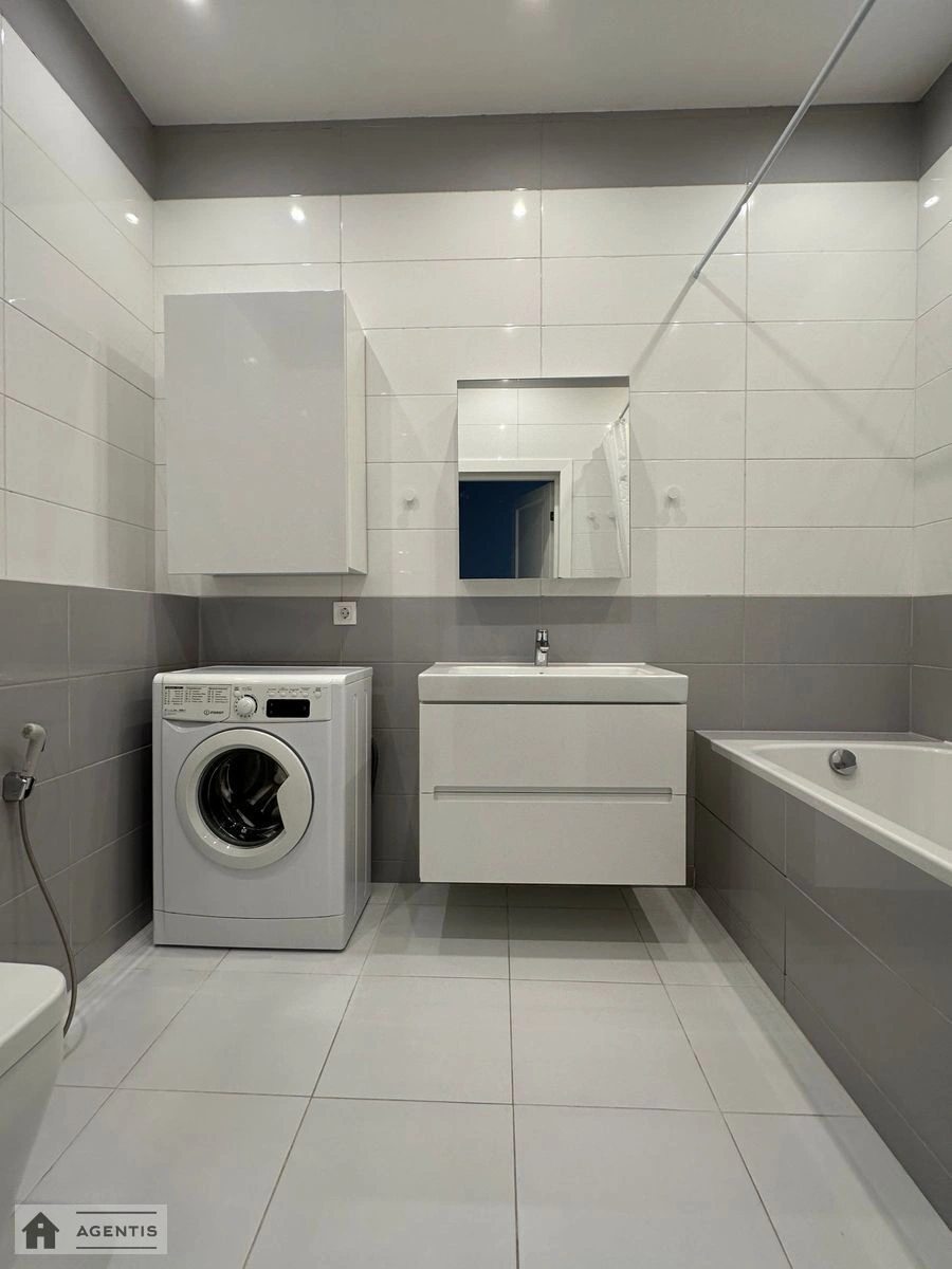 Apartment for rent. 3 rooms, 97 m², 19 floor/22 floors. 2, Dragomanova 2, Kyiv. 