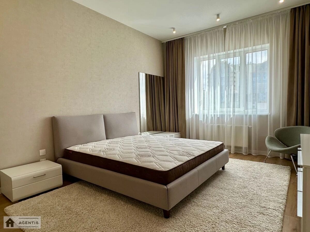 Сдам квартиру. 3 rooms, 97 m², 19 floor/22 floors. 2, Драгоманова 2, Киев. 