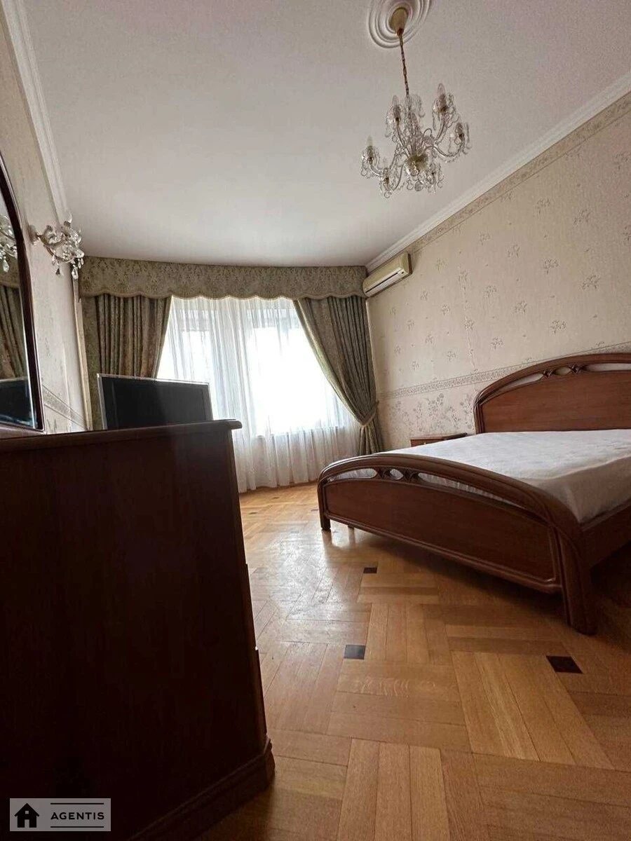 Сдам квартиру. 3 rooms, 150 m², 13 floor/14 floors. 13, Дмитриевская 13, Киев. 