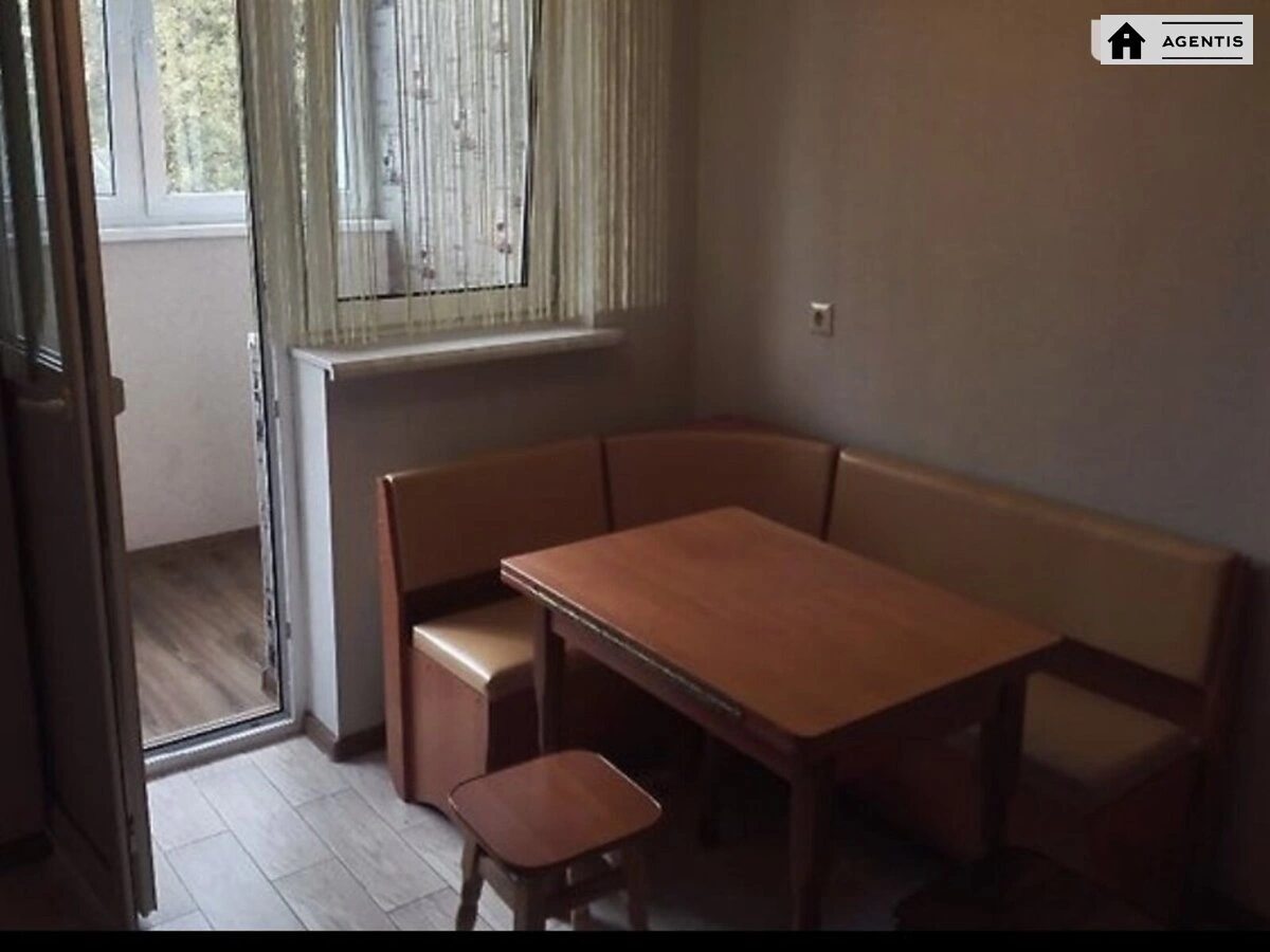 Apartment for rent. 1 room, 46 m², 4th floor/25 floors. 16, Voskresenska 16, Kyiv. 