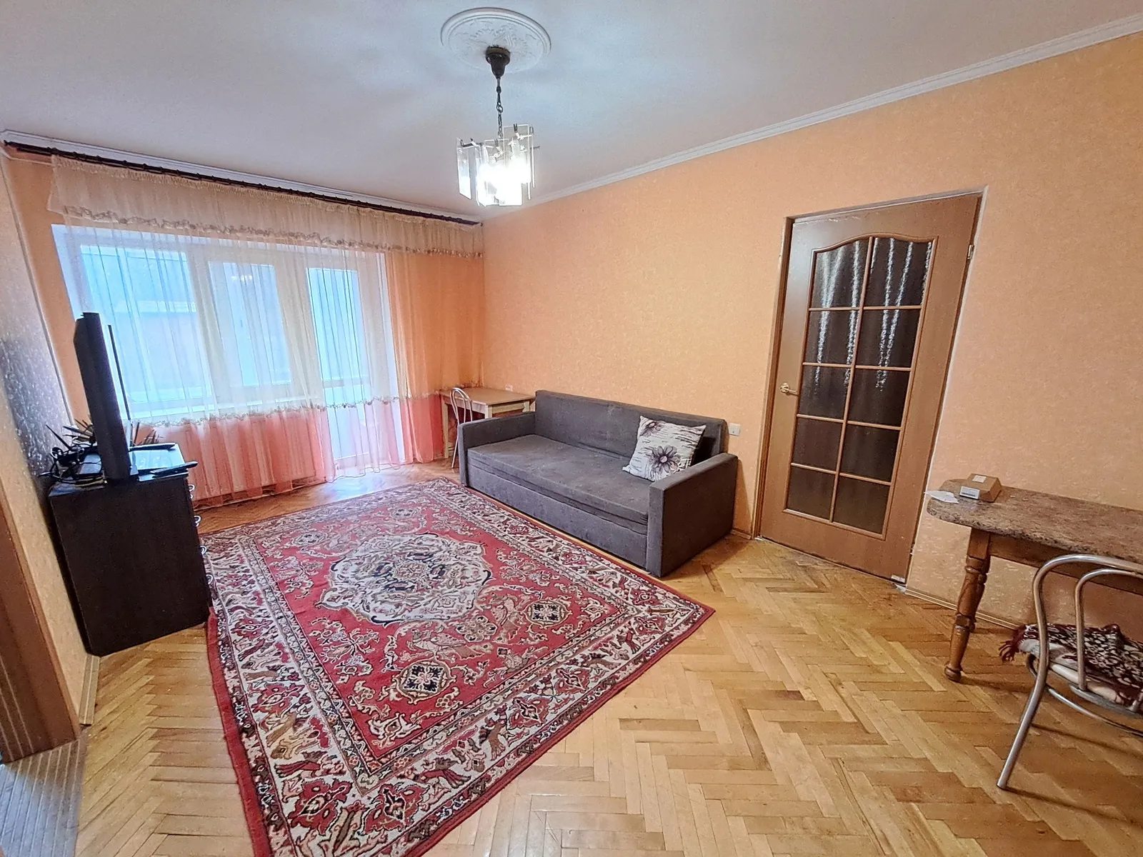 Apartments for sale. 2 rooms, 43 m², 3rd floor/3 floors. Staryy Podil vul., Ternopil. 