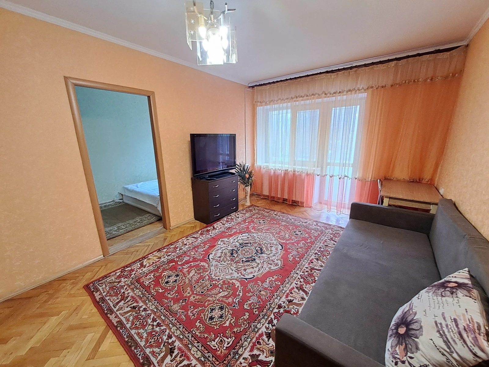 Apartments for sale. 2 rooms, 43 m², 3rd floor/3 floors. Staryy Podil vul., Ternopil. 