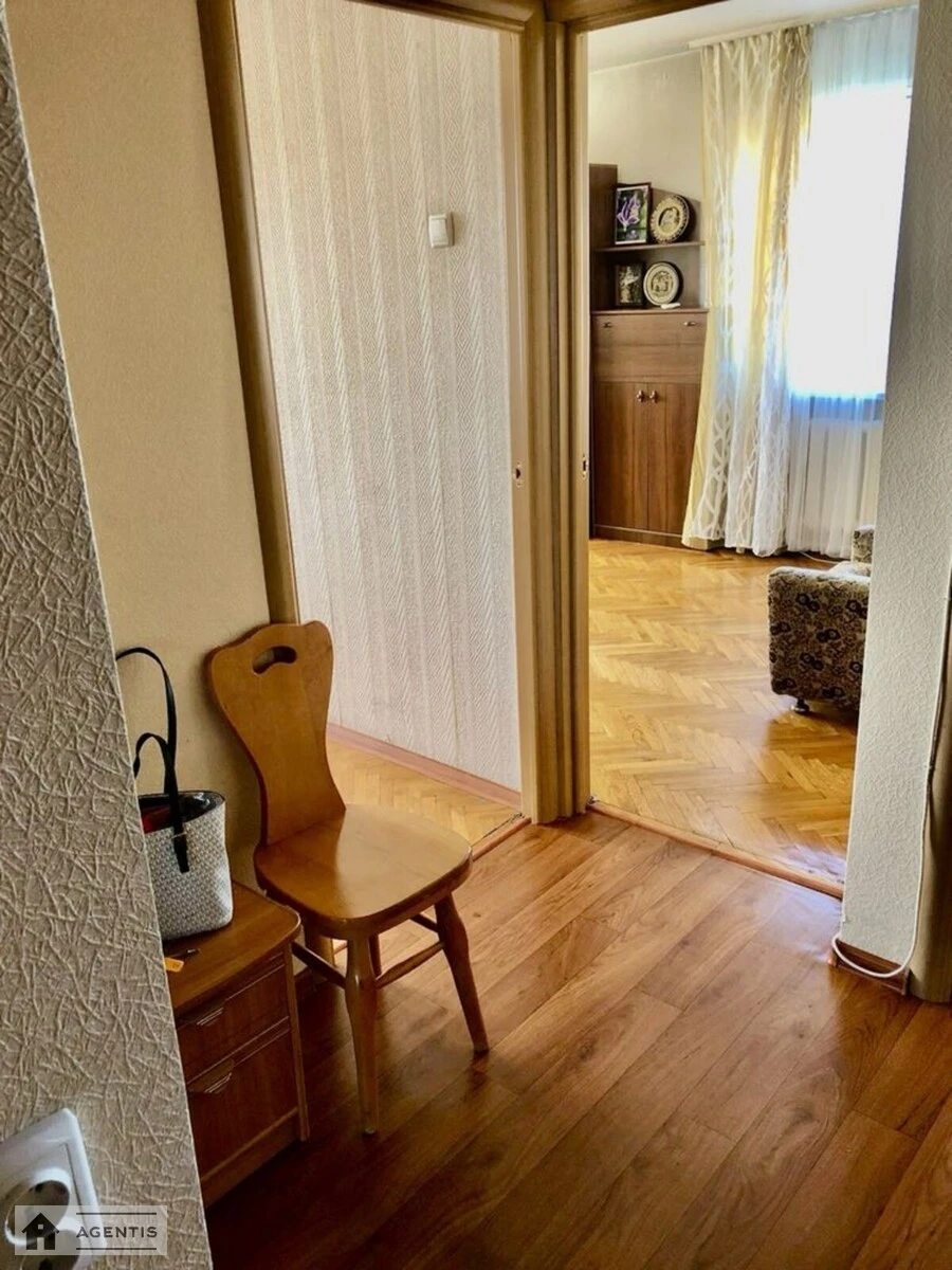 Apartment for rent. 2 rooms, 45 m², 9th floor/9 floors. Hreschatyk, Kyiv. 