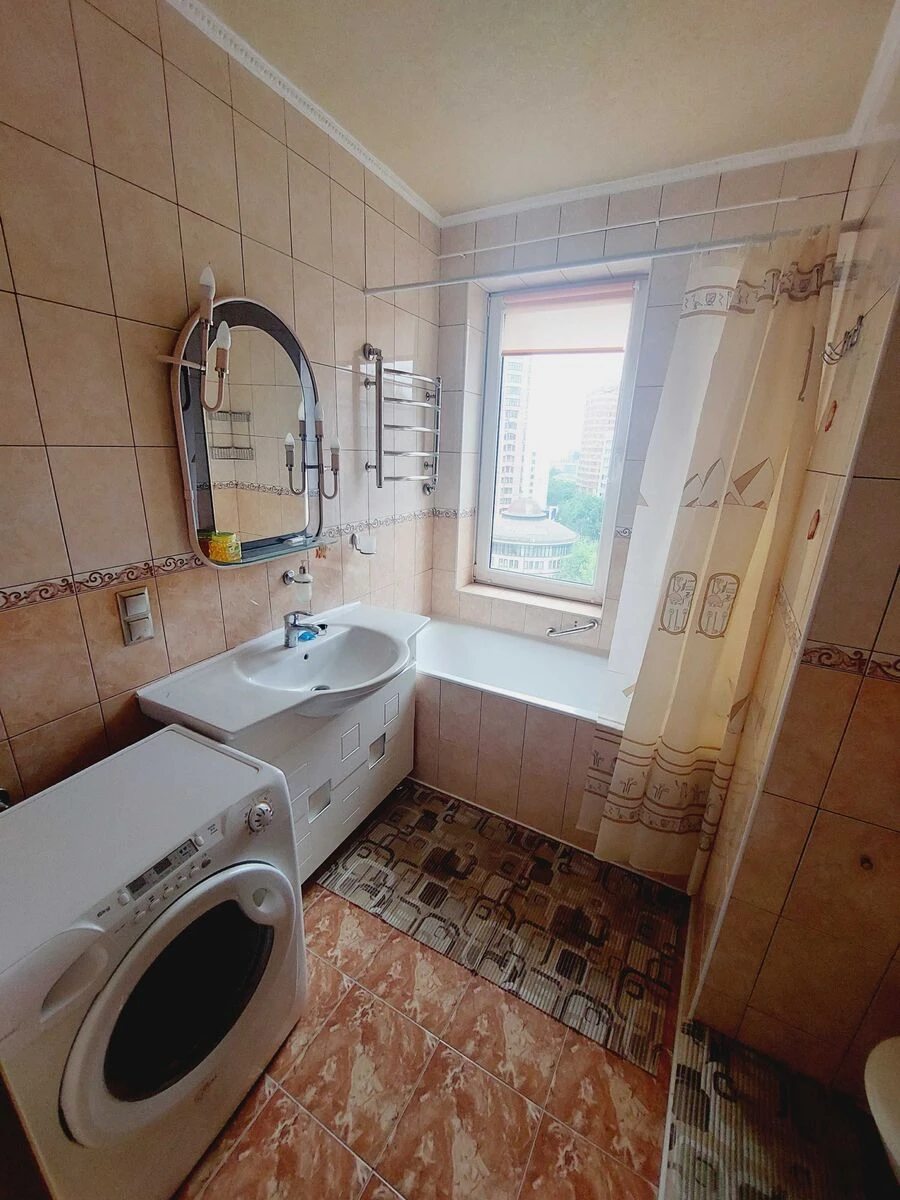 Здам квартиру. 3 rooms, 90 m², 10th floor/11 floors. 14, Генерала Алмазова вул. (Кутузова), Київ. 