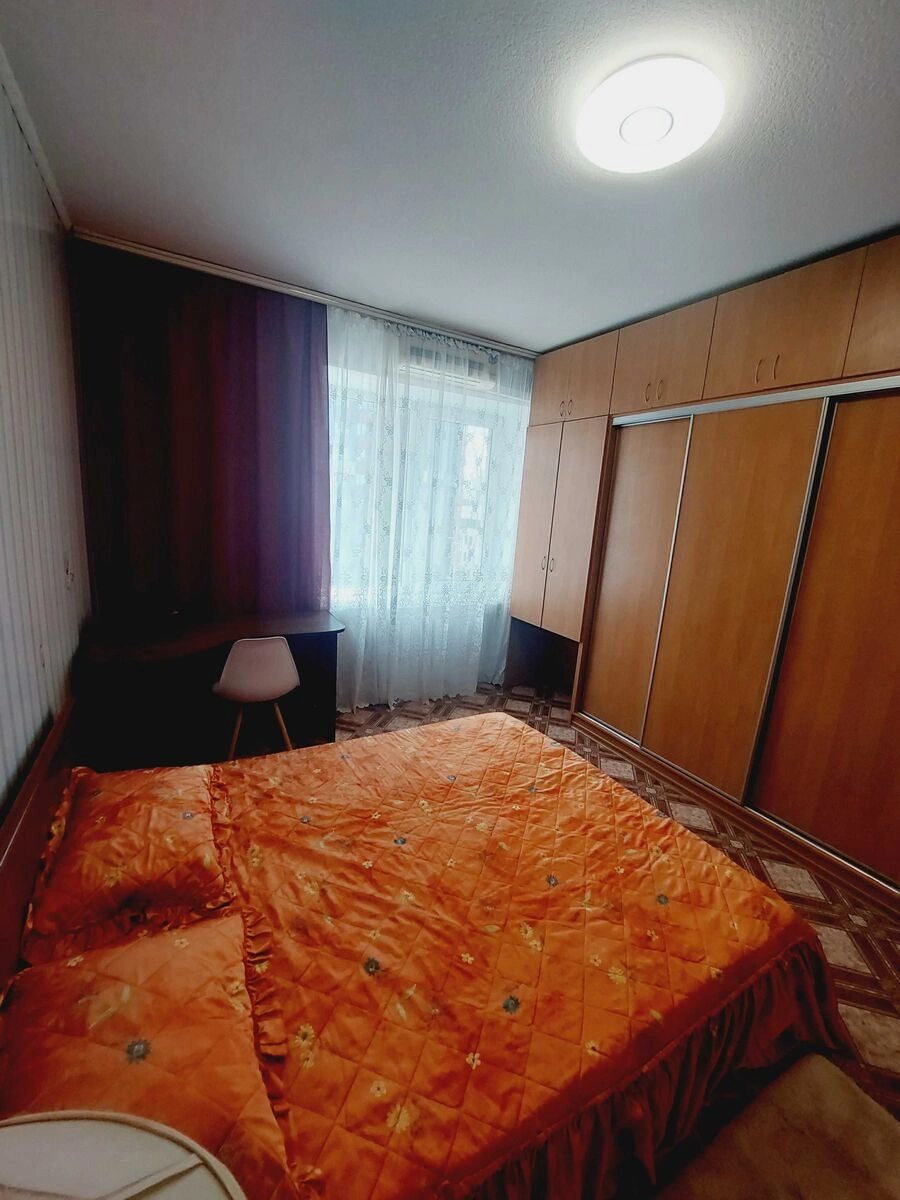 Сдам квартиру. 3 rooms, 90 m², 10th floor/11 floors. 14, Генерала Алмазова вул. (Кутузова), Киев. 