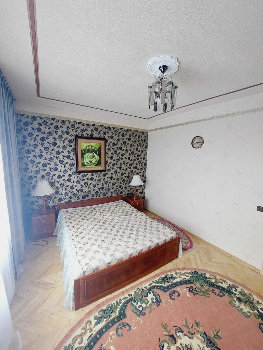 Apartment for rent. 3 rooms, 90 m², 10th floor/11 floors. 14, Henerala Almazova vul. Kutuzova, Kyiv. 