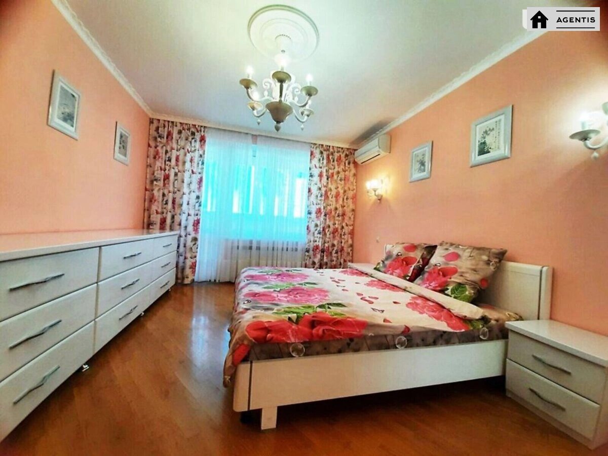 Apartment for rent. 4 rooms, 130 m², 15 floor/16 floors. 4, Valeriya Lobanovskoho prosp. Chervonozoryanyy, Kyiv. 