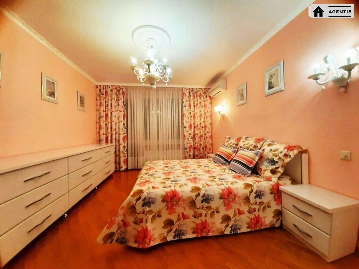 Apartment for rent. 4 rooms, 130 m², 15 floor/16 floors. 4, Valeriya Lobanovskoho prosp. Chervonozoryanyy, Kyiv. 