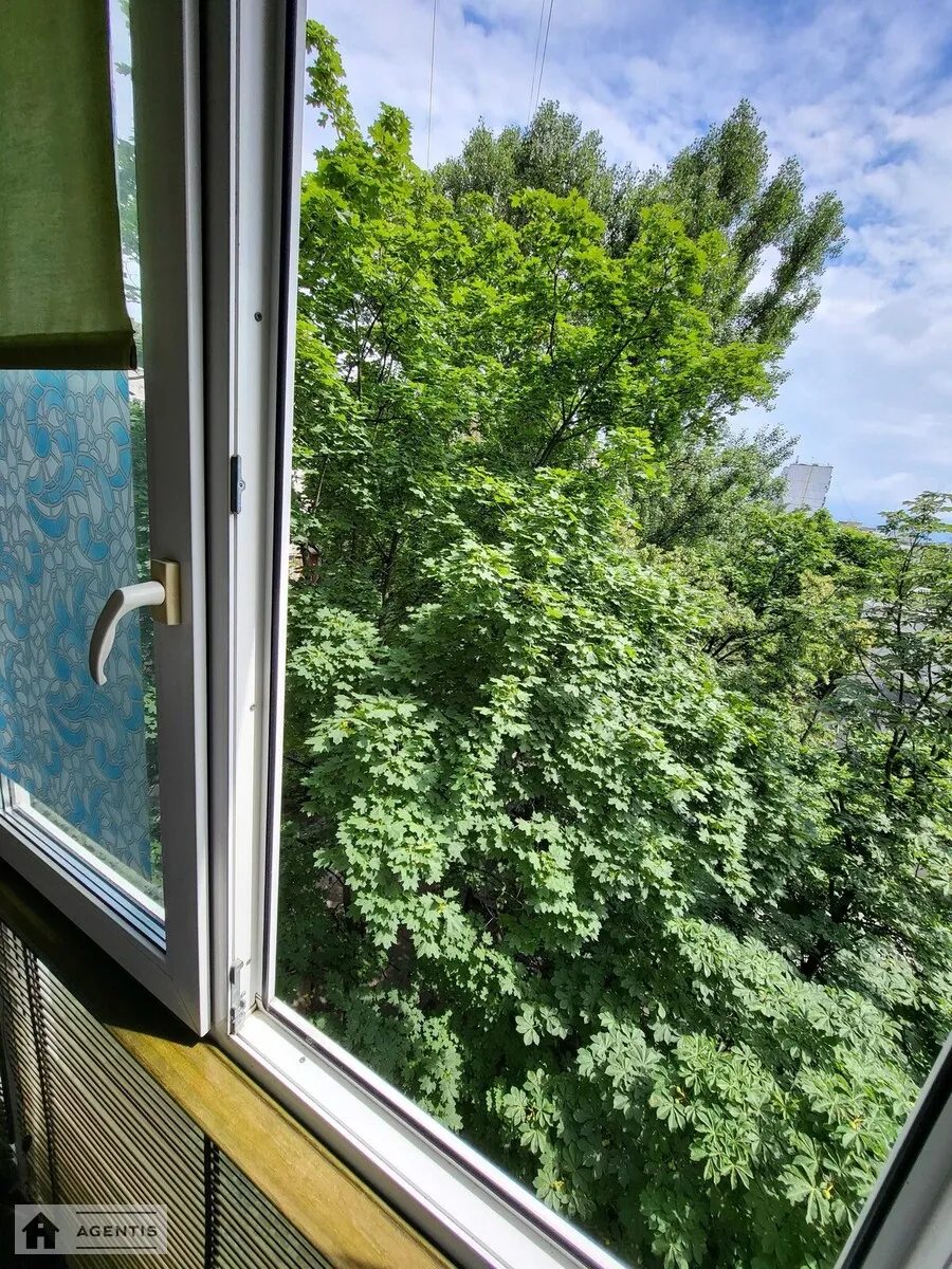 Apartment for rent. 3 rooms, 120 m², 5th floor/8 floors. 19, Pankivska 19, Kyiv. 