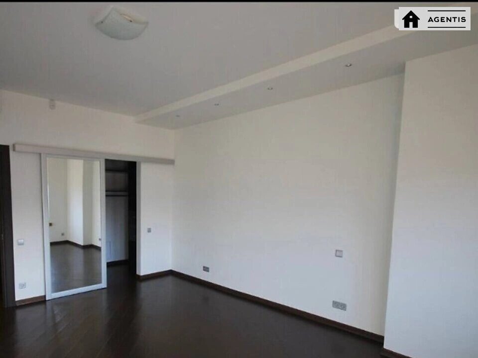 Apartment for rent. 4 rooms, 160 m², 3rd floor/17 floors. 59, Zhylyanska 59, Kyiv. 